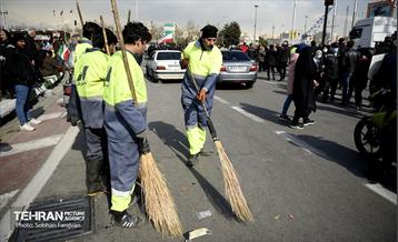 خدمات شهرداری تهران در پایان راهپیمایی ۲۲ بهمن 9