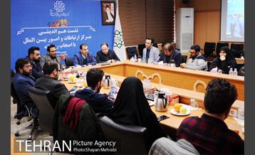 نشست صمیمانه رئیس مرکز ارتباطات شهرداری تهران با اصحاب رسانه 7