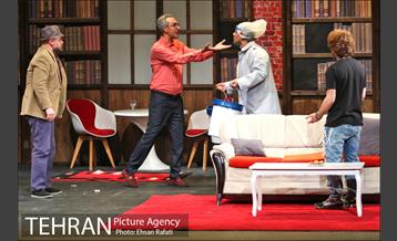 نمایش یک ساعت آرامش در تماشاخانه ایرانشهر 34