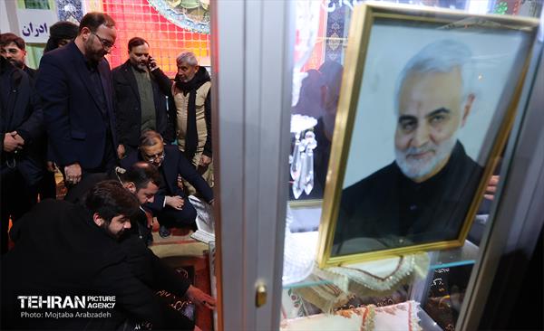حضور شهردار تهران در گلزار شهدای کرمان 23