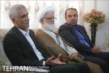 دیدار شهردار از خانواده شهید طباطبایی نیا 7