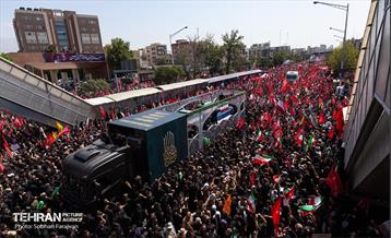 تشییع پیکر آقای شهید ایران - 3 32