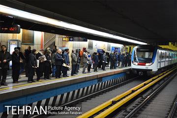 خدمت رسانی مترو در راهپیمایی 22 بهمن 17