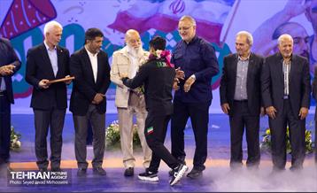 مراسم تجلیل از کشتی‌گیران قهرمان جهان (جشنی برای ایران) 22