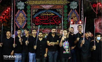 رژه‌ی شاه حسین گویان مکتب تشیع 22