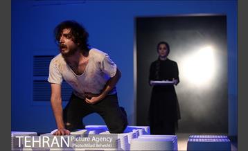 نمایش هملت؛ تهران 2017 17