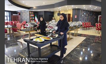 رستوران پردیس قلهک با پرسنل ناشنوا  25