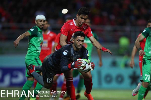 دیدار تیم های ذوب آهن و پرسپولیس 10