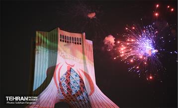 جشن نور پیروزی تیم ملی در میدان آزادی  5
