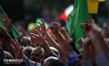 اجتماع مردمی در اعتراض به حمله آمریکا به تاسیسات هسته‌ای ایران 15