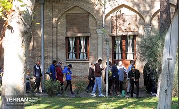 نمایشگاه «رخ دوست»تور تهرانگردی وابستگان نظامی سفارتخانه‌های خارجی مقیم تهران 3