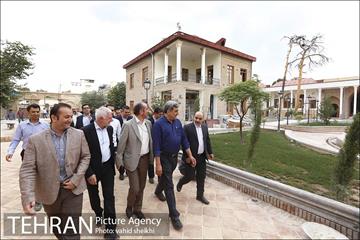 بازدید شهردار تهران از پروژه مرمت خانه اتحادیه در لاله زار 21