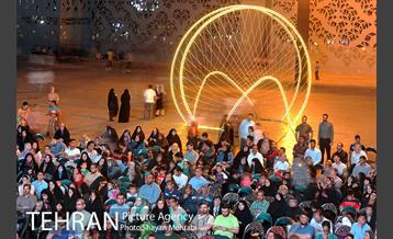 اجتماع بزرگ جوانان شهر تهران در میدان امام حسین(ع) 9