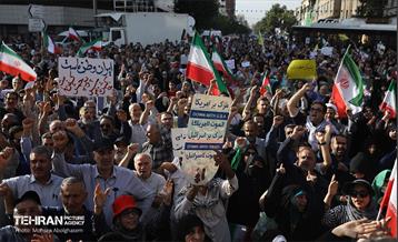 اجتماع مردمی در اعتراض به حمله آمریکا به تاسیسات هسته‌ای ایران 28