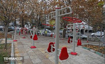 بازدید خبرنگاران از پروژه‌ های شاخص مناسب‌ سازی شهرداری در مناطق ۲ و ۵ تهران 15